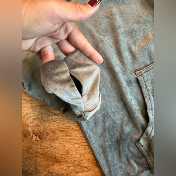 aerie OFFLINE Women’s After Party Velour Oversized Full Zip Hoodie. Like new - Picture 5 of 9